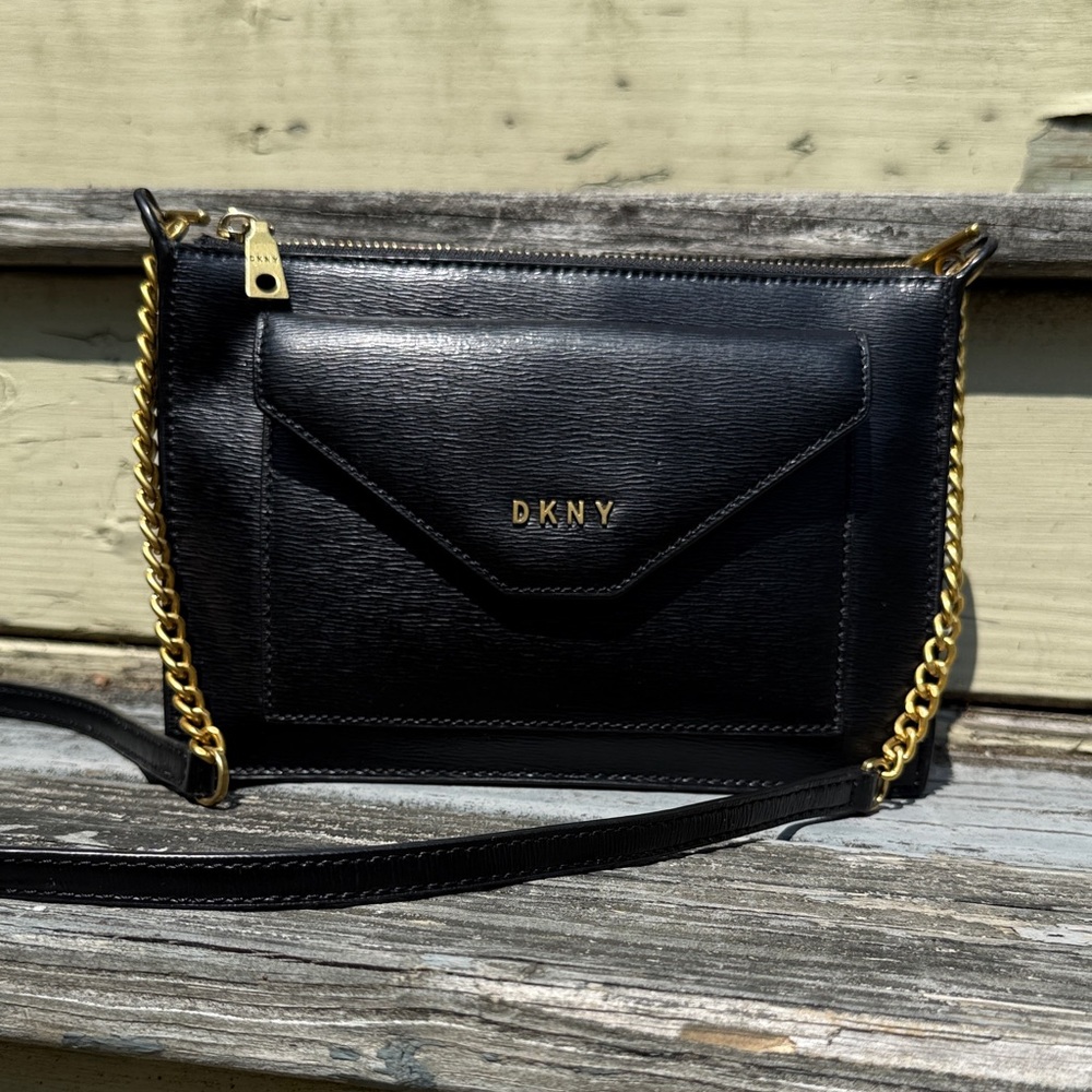 DKNY Black Saffiano Leather Crossbody Bag Gold Chain Strap Small Purse Classic